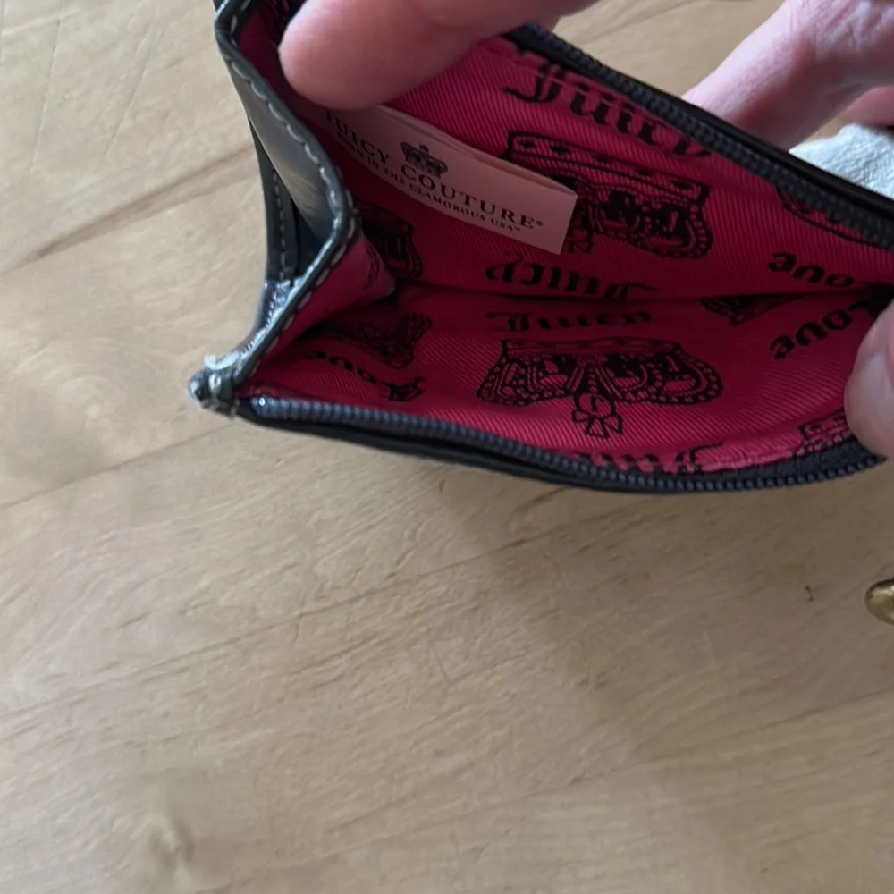 ๐ธJUICY COUTURE VELVET COINPURSE ๐ธ - Picture 4 of 6